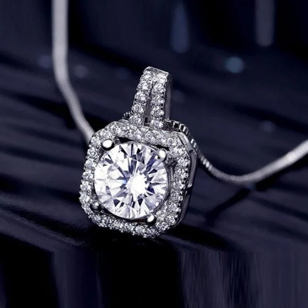 💎1.5 CT HALO CUSHION ROUND MOISSANITE PENDANT - 925 CHAIN NWOT